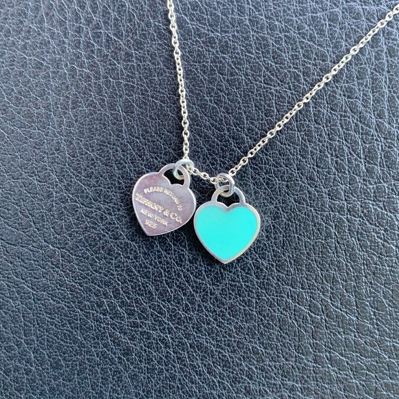 Tiffany Blue® Double Heart Tag Pendant (mini) - Picture 2 of 4
